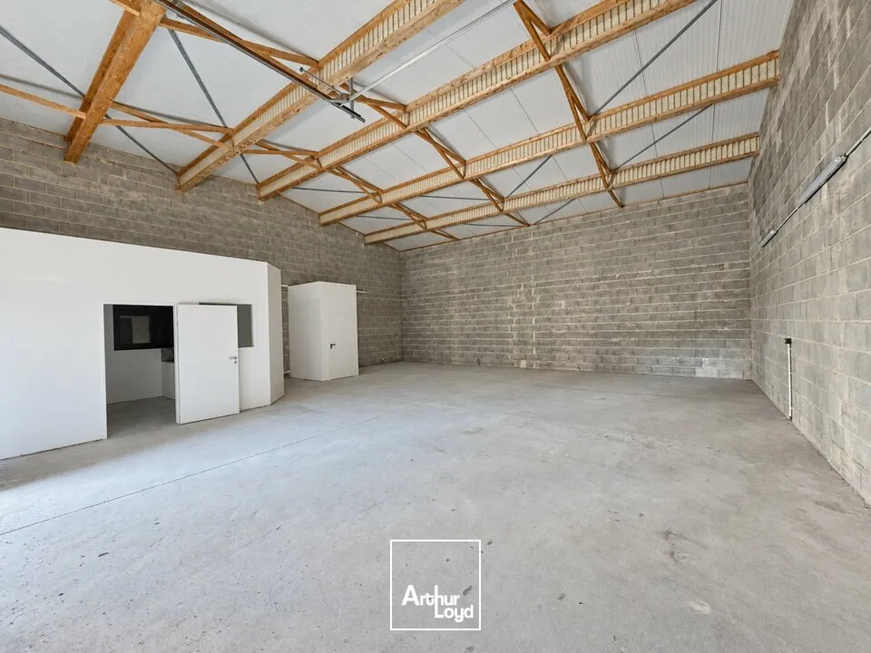 Locaux d'activité & Entrepôts - Location - LA VILLE-AUX-DAMES - 37700 - 150-150 - 7953005