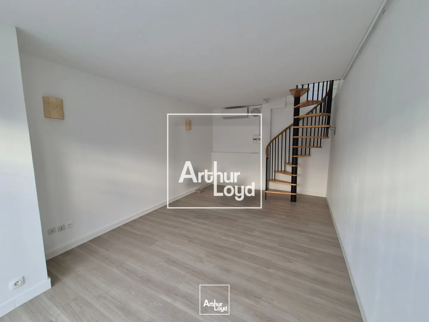 Locaux commerciaux - Location - LE GRAU DU ROI - 30240 - 40-40 - 7953084