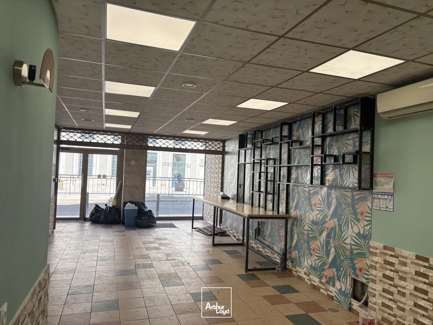Locaux commerciaux - Location - ORLEANS - 45000 - 105-105 - 7953324