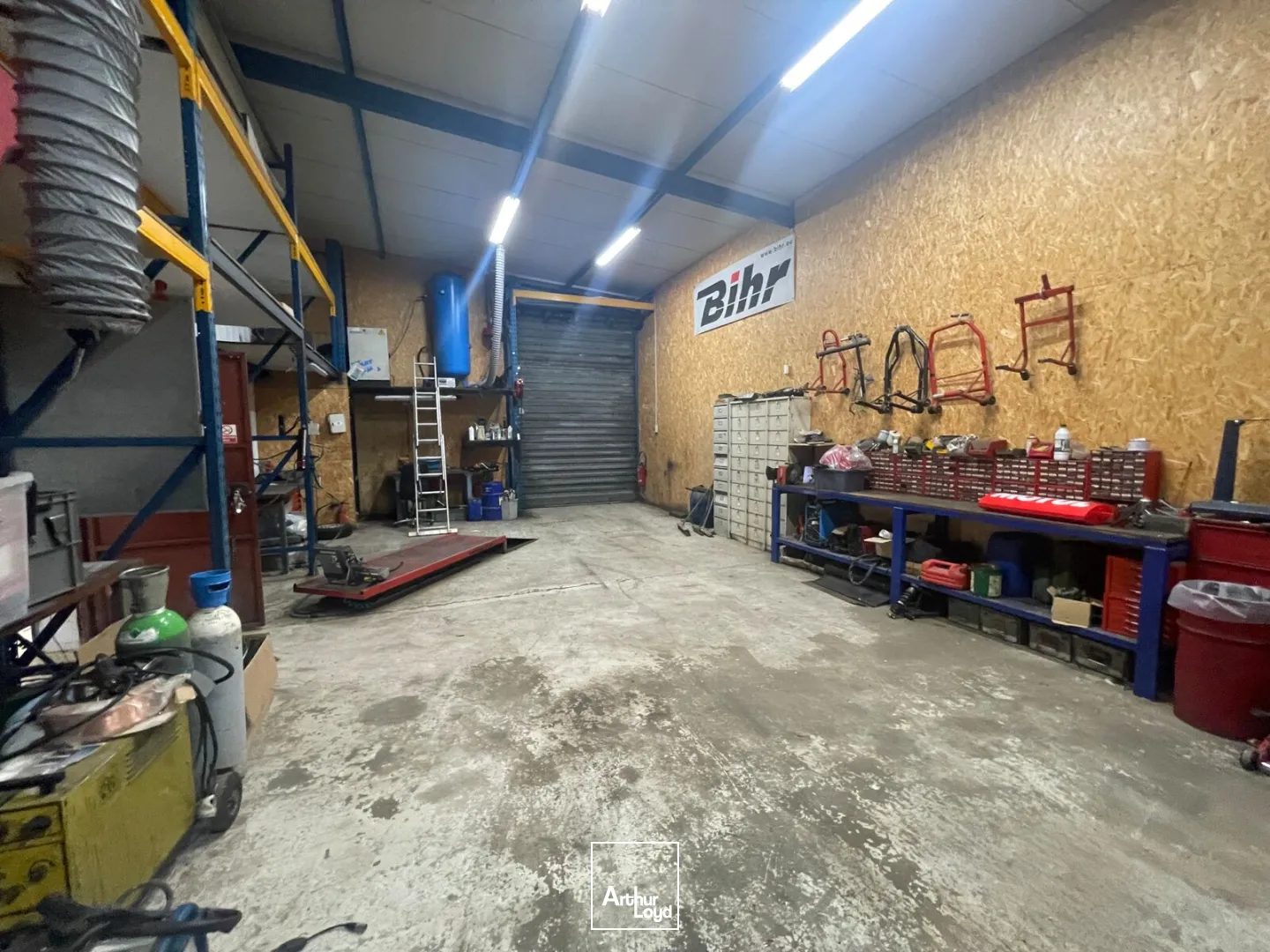 Locaux d'activité & Entrepôts - Location - MERU - 60110 - 702-702 - 7956118
