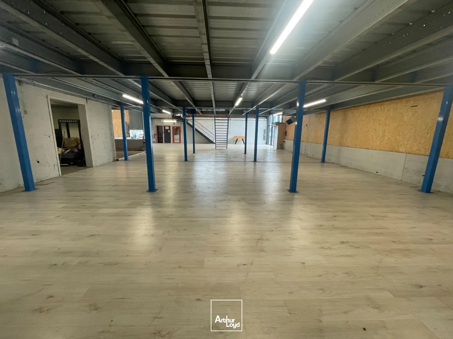 Locaux d'activité & Entrepôts - Location - MERU - 60110 - 702-702 - 7956119
