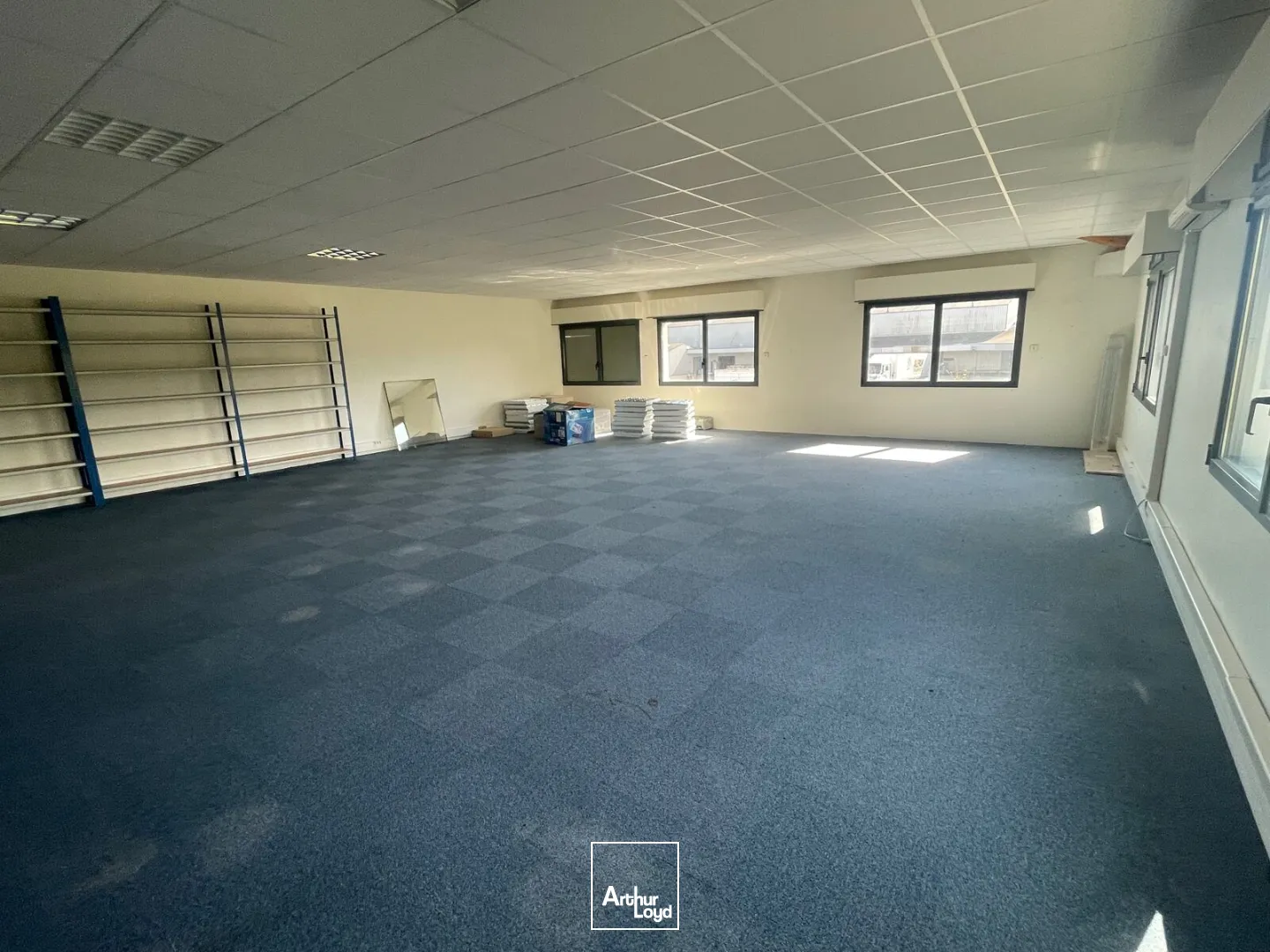 Bureaux - Vente - LE VAL D'HAZEY - 27600 - 400-400 - 7956491