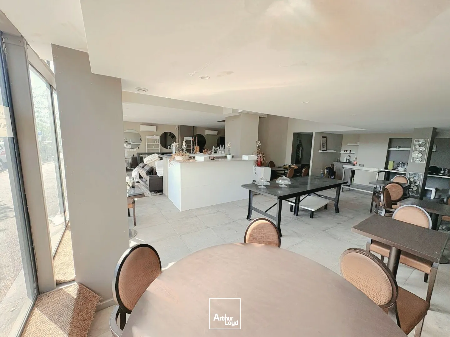 Locaux commerciaux - Location - MARSEILLE - 13008 - 77-449 - 7956590