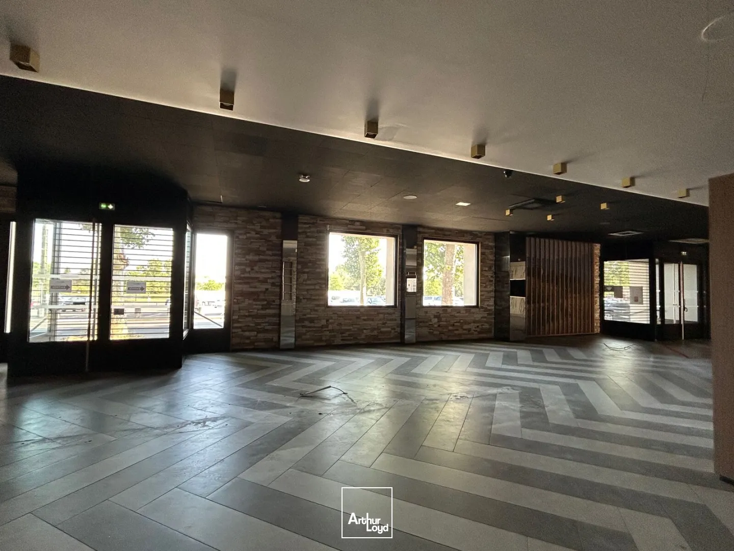 Locaux commerciaux - Location - SAINT QUENTIN - 02100 - 600.88-600.88 - 7957365