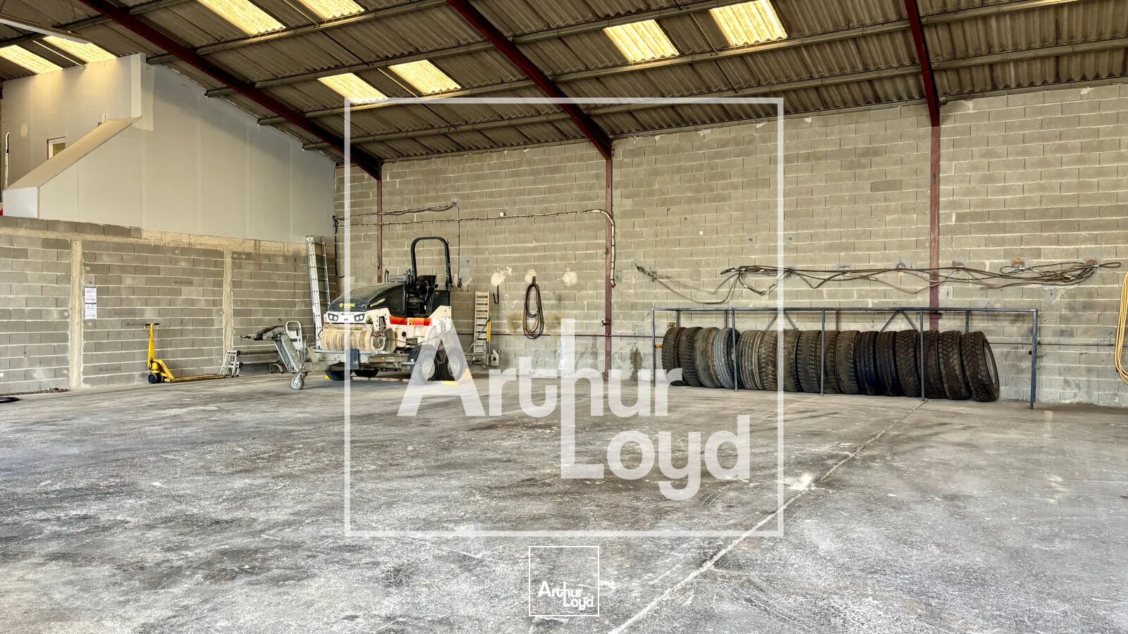 Locaux d'activité & Entrepôts - Location - FABREGUES - 34690 - 109-581 - 7957401