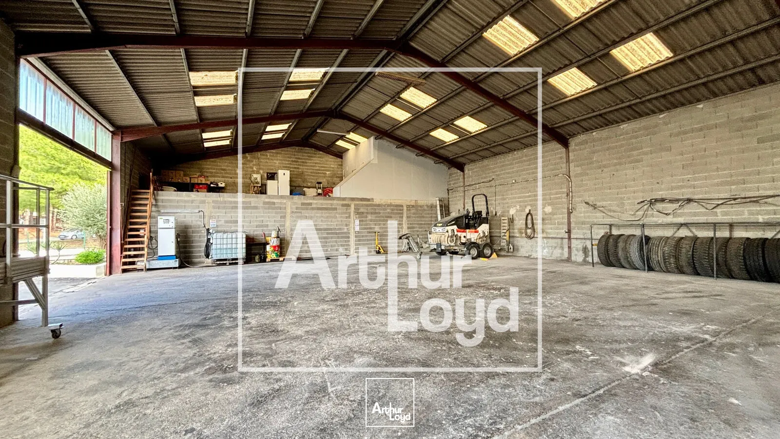 Locaux d'activité & Entrepôts - Location - FABREGUES - 34690 - 109-581 - 7957400