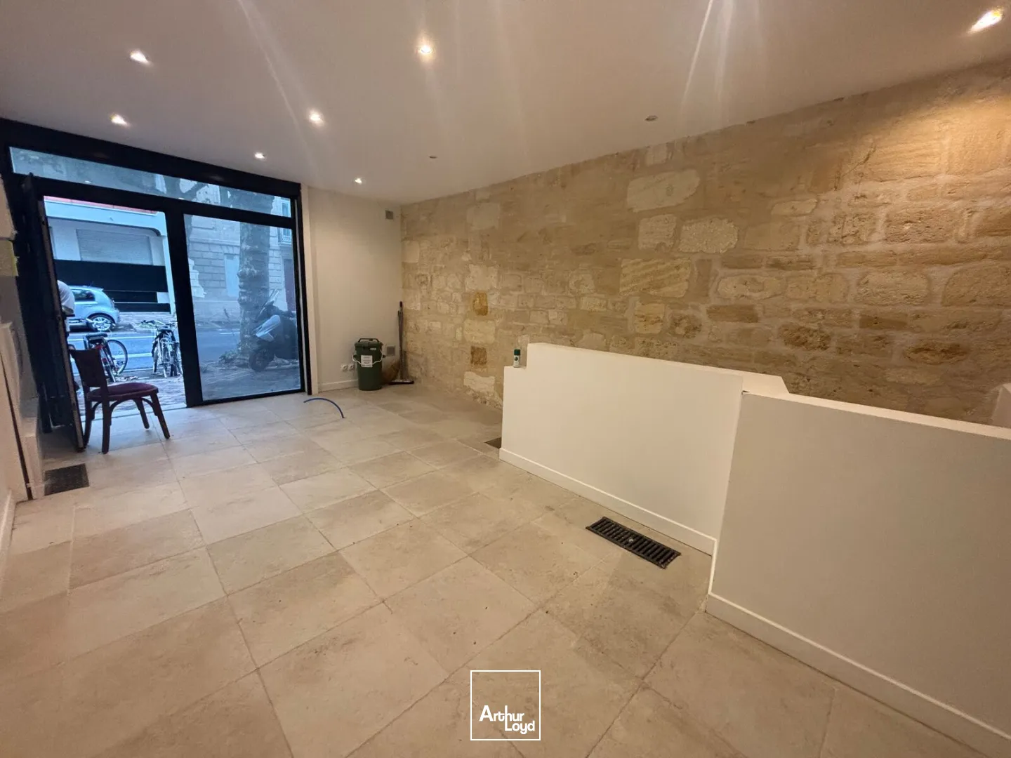 Locaux commerciaux - Location - BORDEAUX - 33000 - 50-50 - 7957455