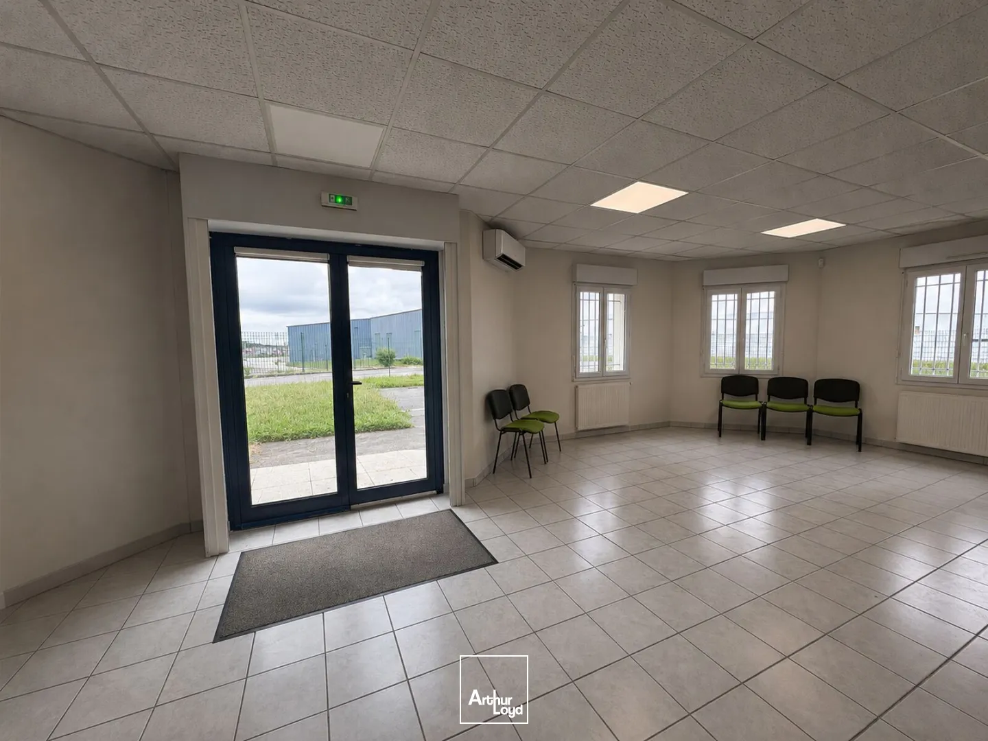 Locaux d'activité & Entrepôts - Vente - LA CHAPELLE SAINT MESMIN - 45380 - 400-400 - 7957563