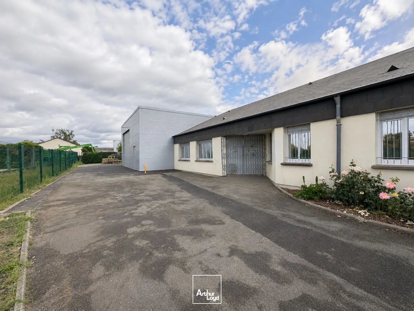 Locaux d'activité & Entrepôts - Vente - LA CHAPELLE SAINT MESMIN - 45380 - 400-400 - 7957554