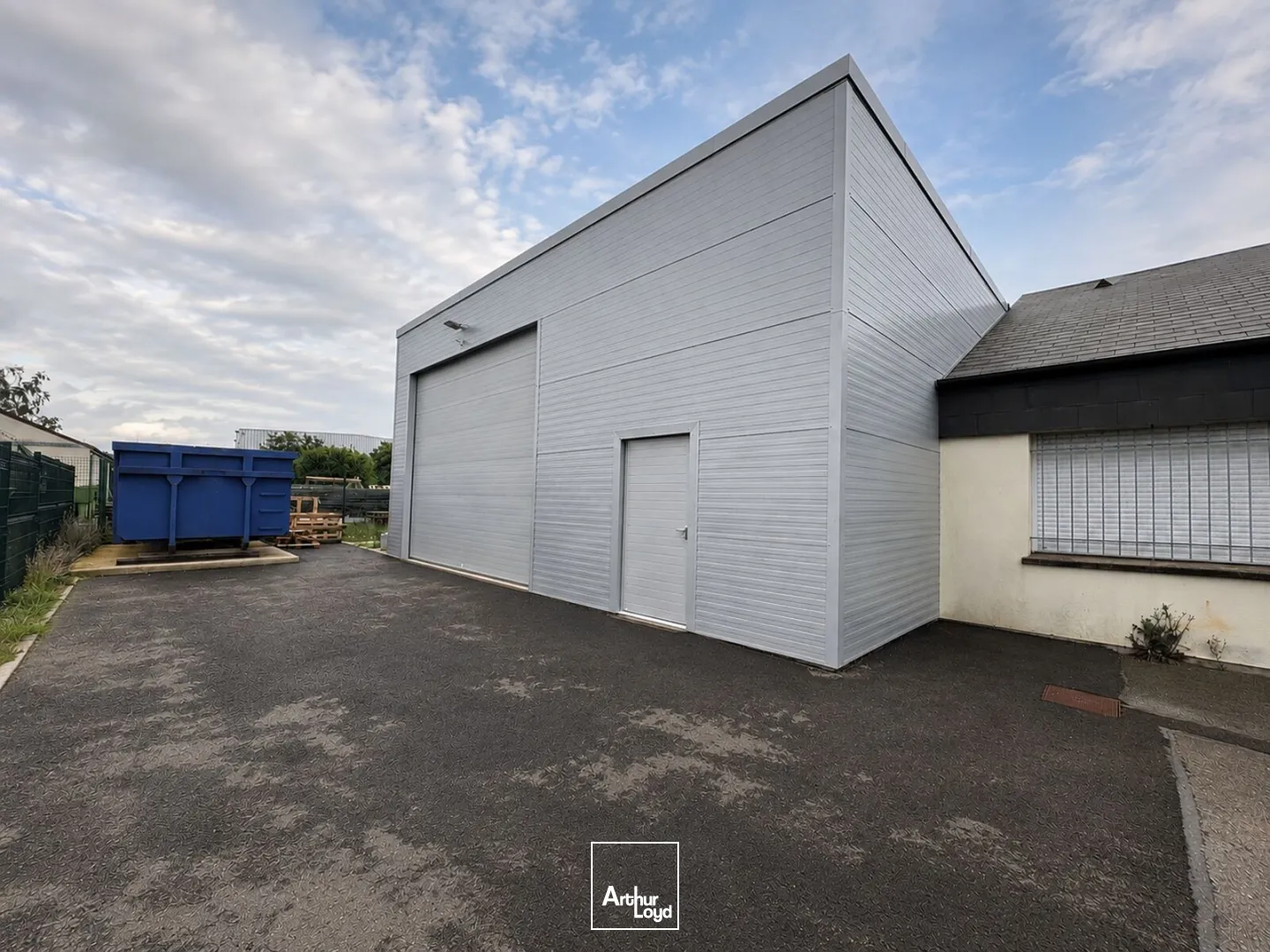 Locaux d'activité & Entrepôts - Vente - LA CHAPELLE SAINT MESMIN - 45380 - 400-400 - 7957556