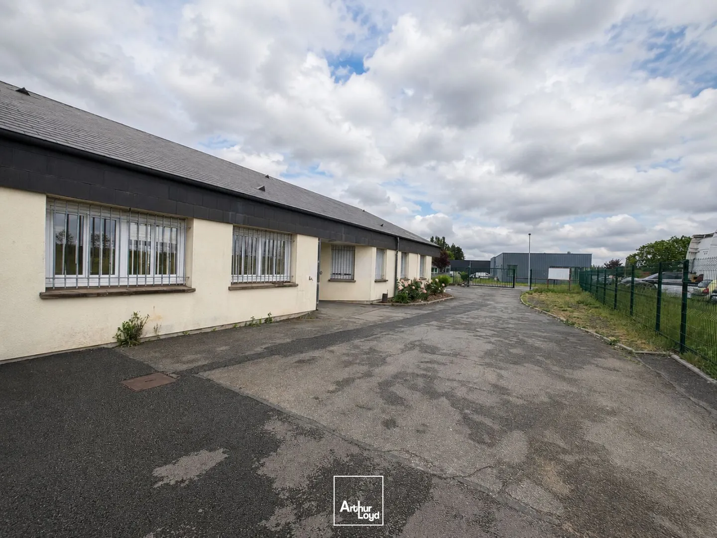 Locaux d'activité & Entrepôts - Vente - LA CHAPELLE SAINT MESMIN - 45380 - 400-400 - 7957555