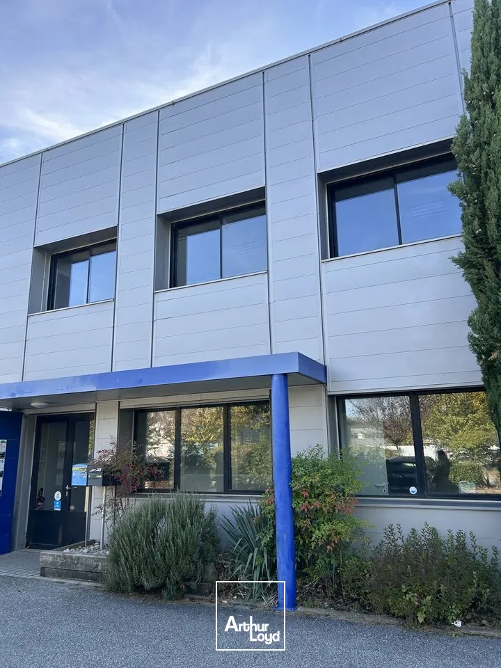 Locaux d'activité & Entrepôts - Location - SAINTE-HÉLÈNE-DU-LAC - 73800 - 1200-3200 - 7957806