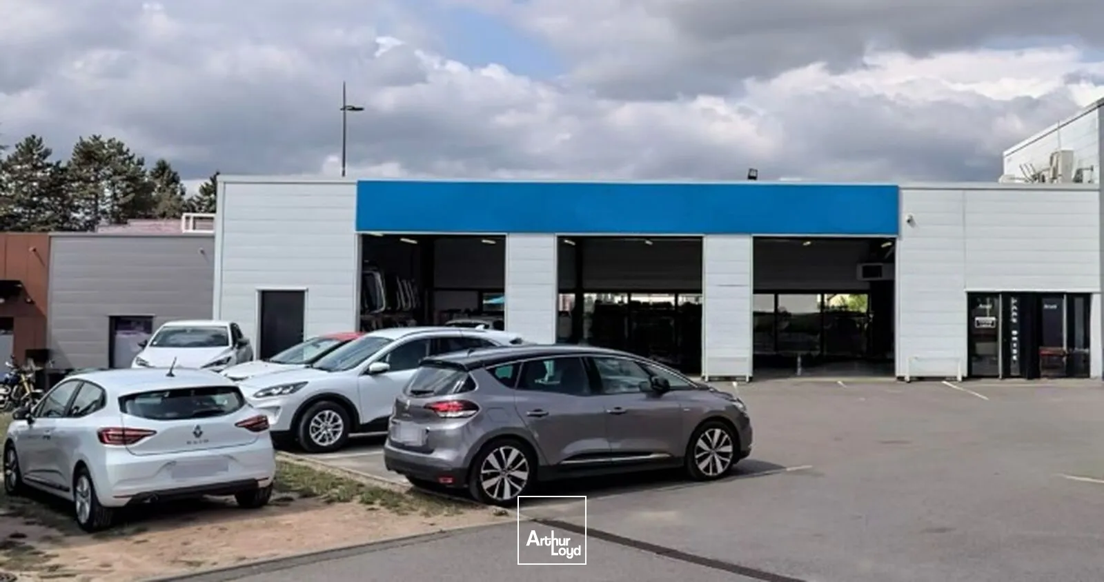 Locaux commerciaux - Location - RIORGES - 42153 - 130-670 - 7957931