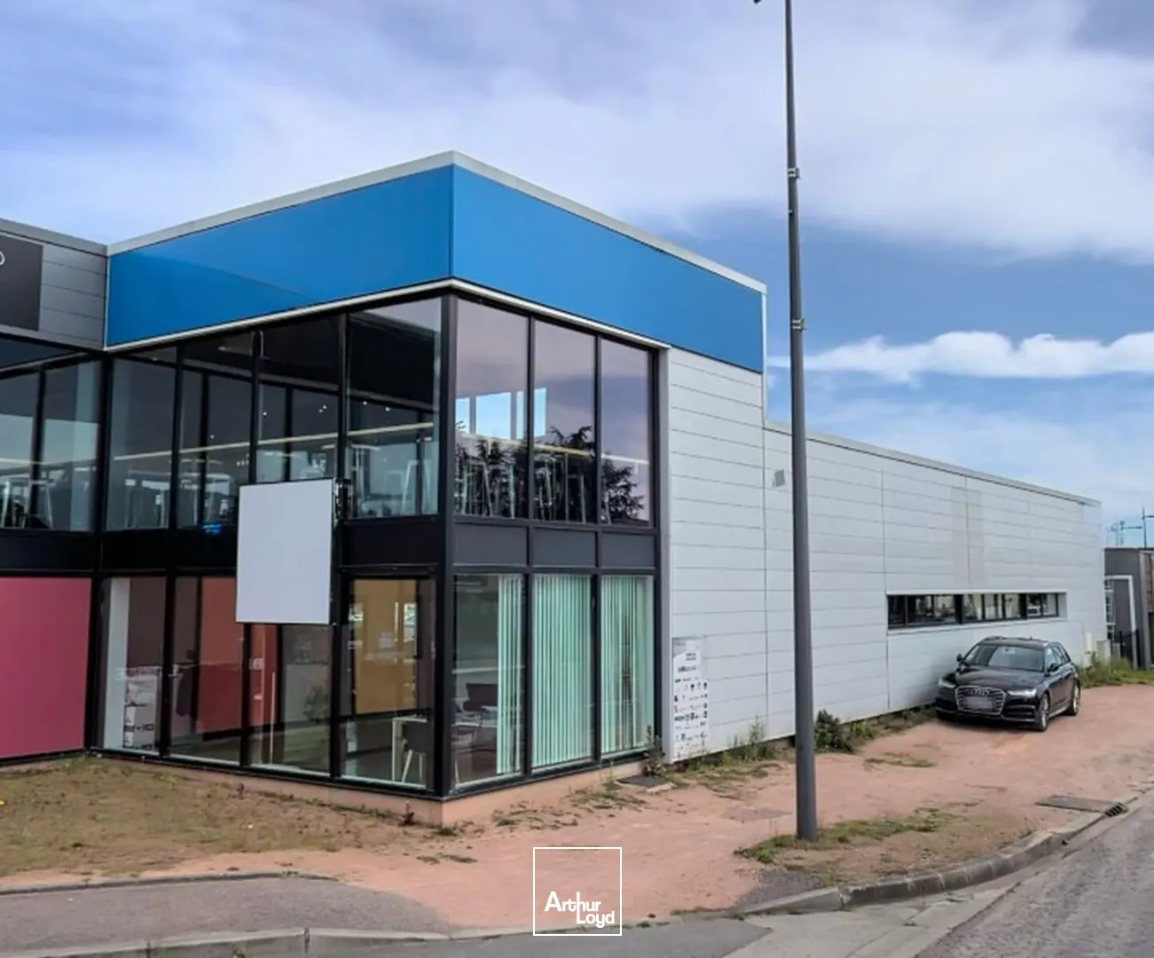 Locaux commerciaux - Location - RIORGES - 42153 - 130-670 - 7957930