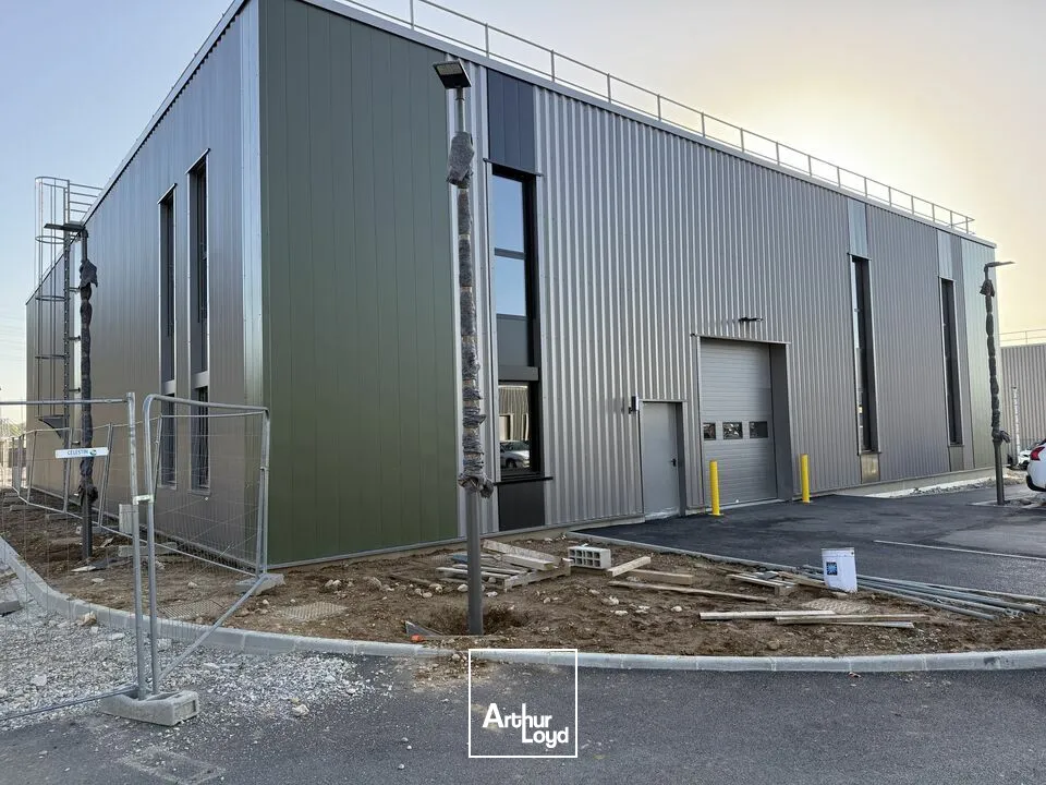 Locaux d'activité & Entrepôts - Location - VALENCE - 26000 - 360-360 - 7958152