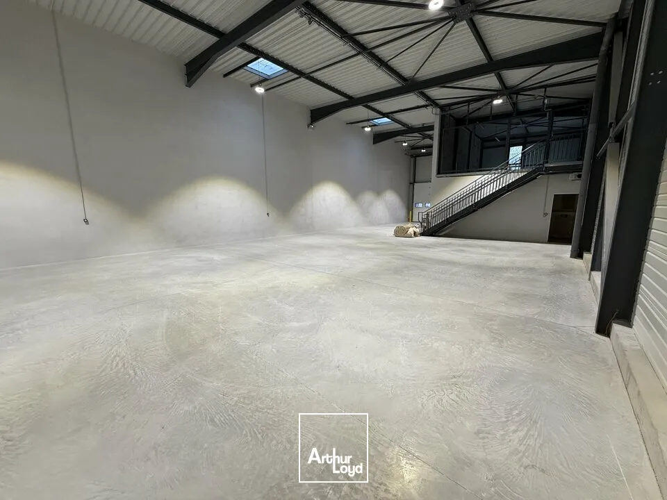 Locaux d'activité & Entrepôts - Location - VALENCE - 26000 - 360-360 - 7958157