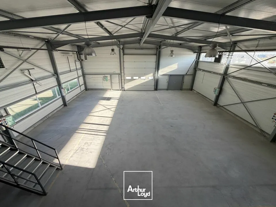 Locaux d'activité & Entrepôts - Location - LE POUZIN - 07250 - 550-550 - 7958166