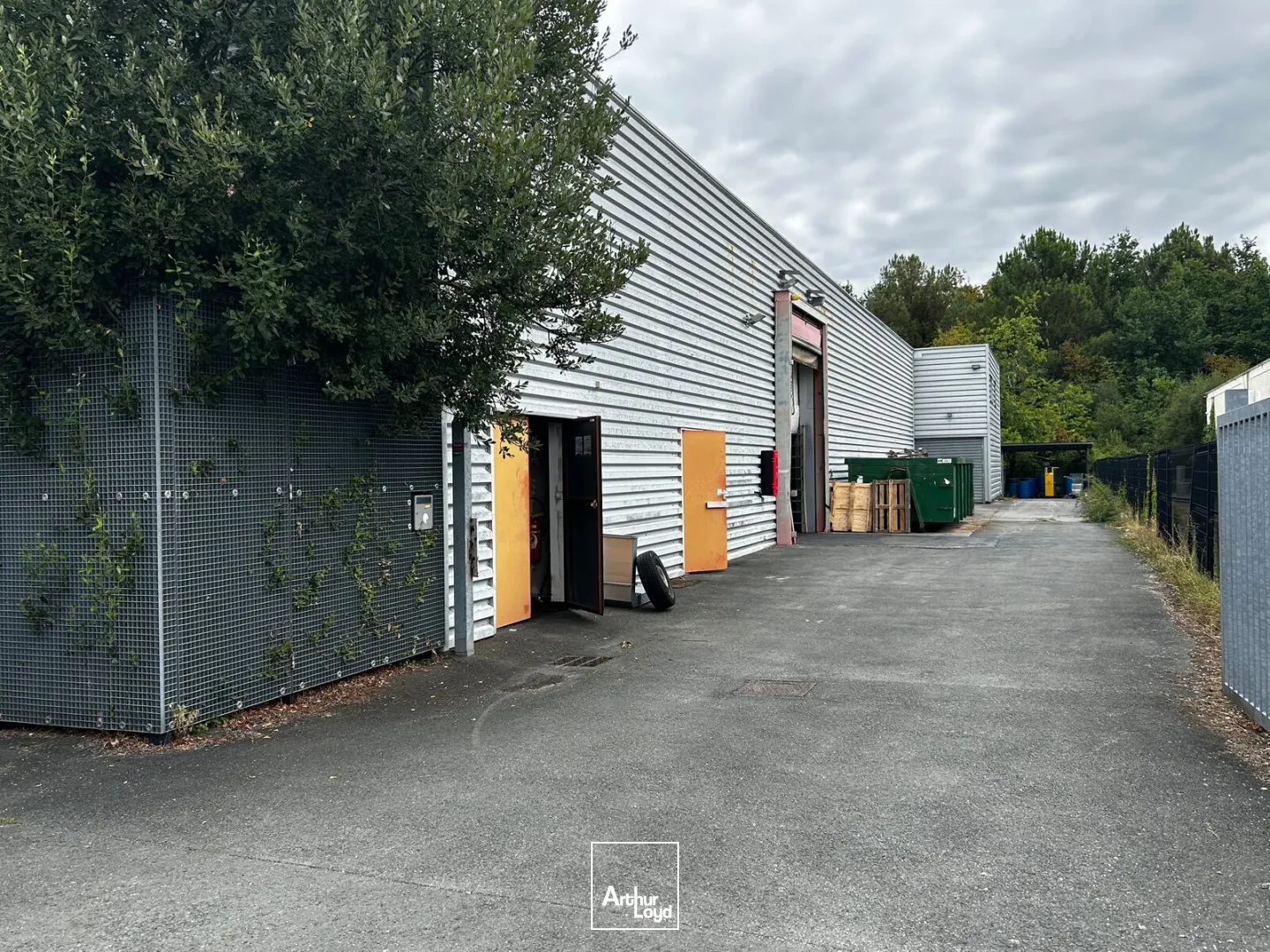 Locaux d'activité & Entrepôts - Location - LE HAILLAN - 33185 - 0-1490 - 7958516