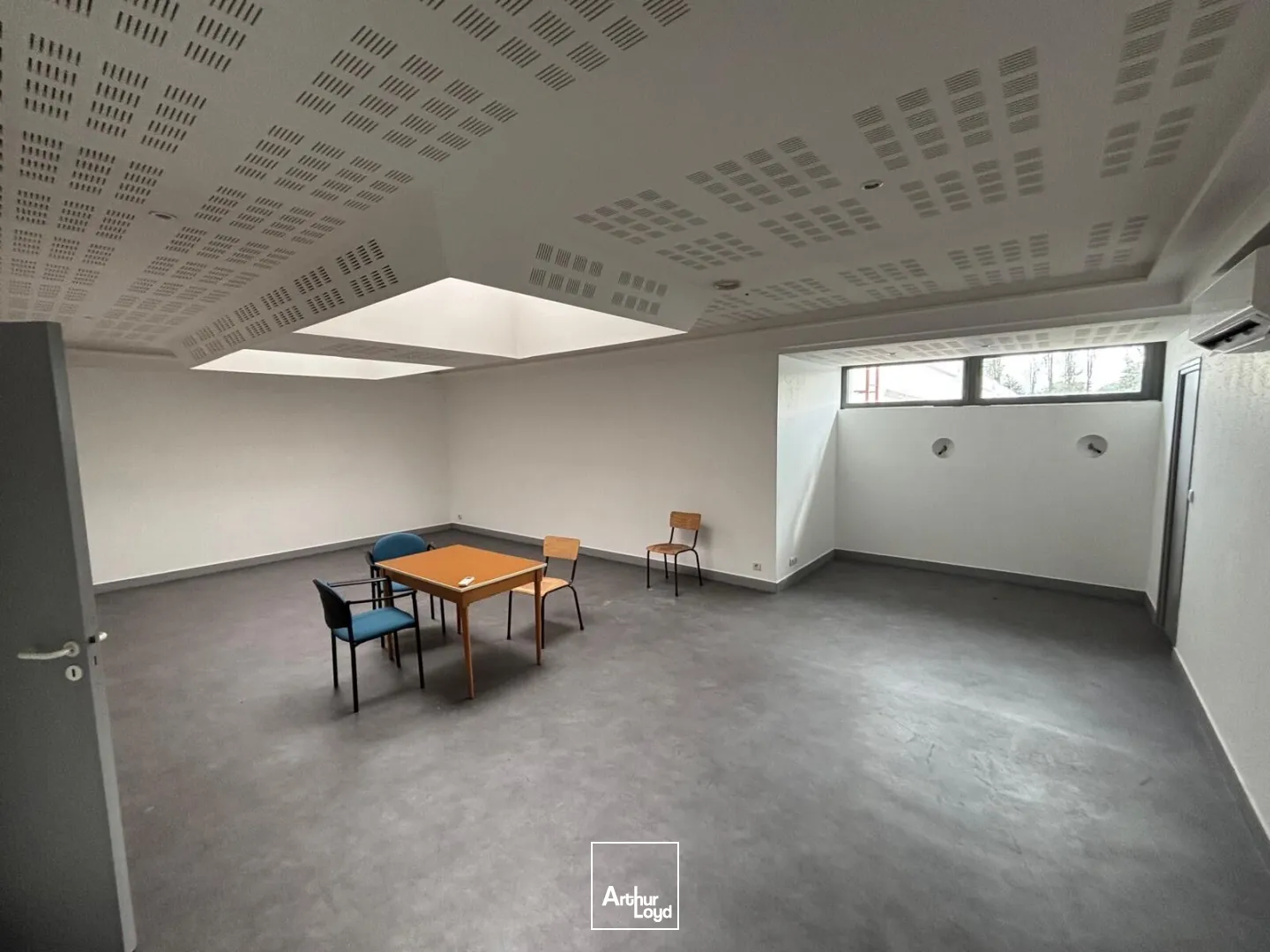 Bureaux - Location - ARTIGUES PRES BORDEAUX - 33370 - 20-517 - 7958596