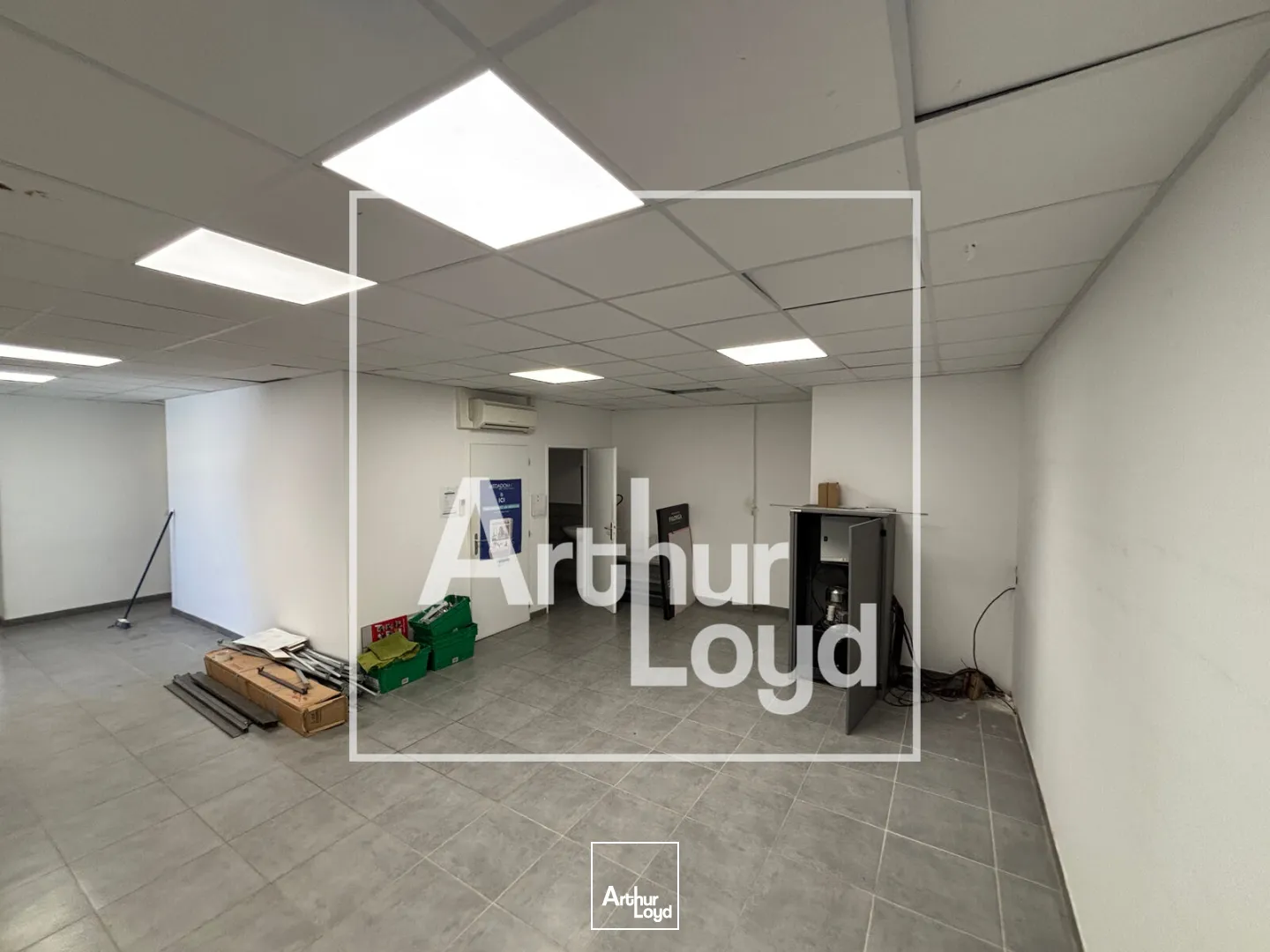 Locaux commerciaux - Location - LA CALMETTE - 30190 - 585-585 - 7959503