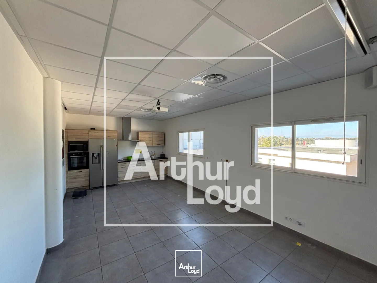 Locaux commerciaux - Location - LA CALMETTE - 30190 - 585-585 - 7959498