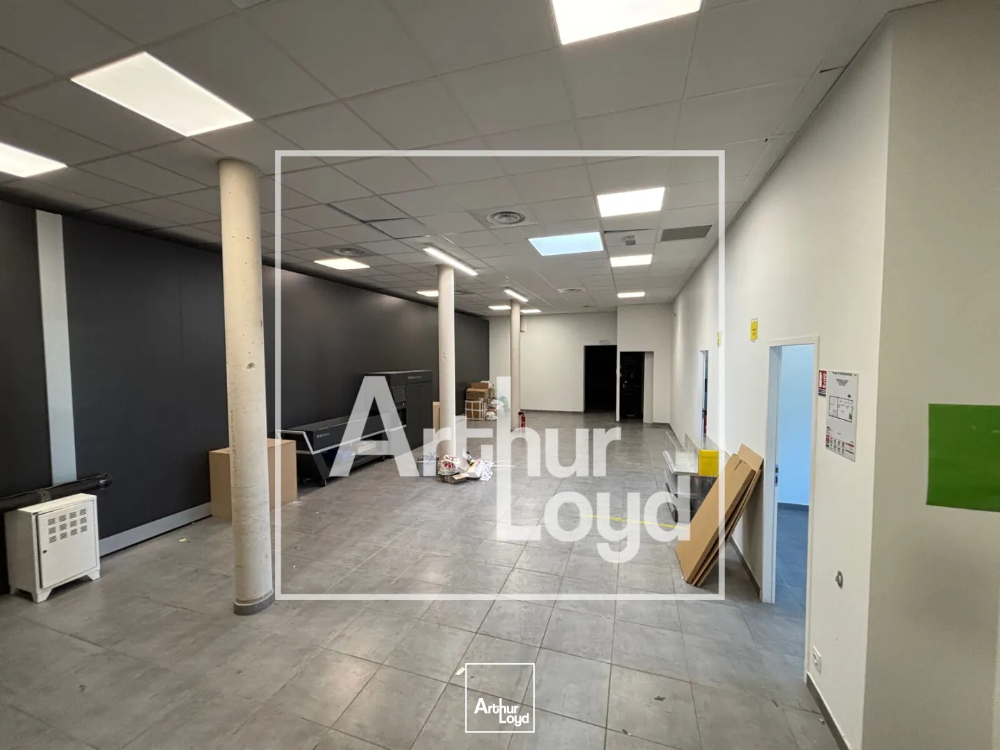 Locaux commerciaux - Location - LA CALMETTE - 30190 - 585-585 - 7959500