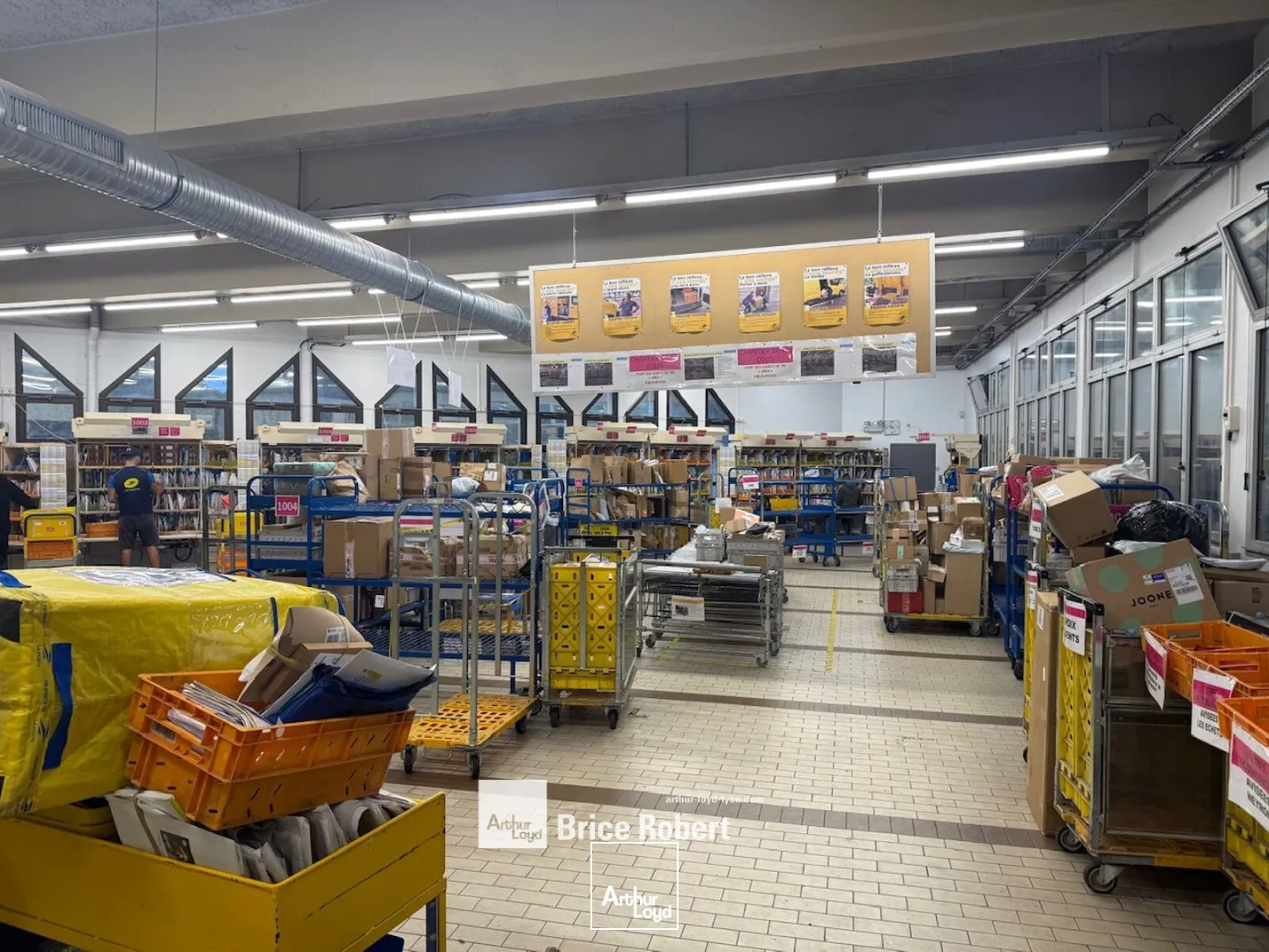 Locaux commerciaux - Location - MIRIBEL - 01700 - 372-372 - 7960236
