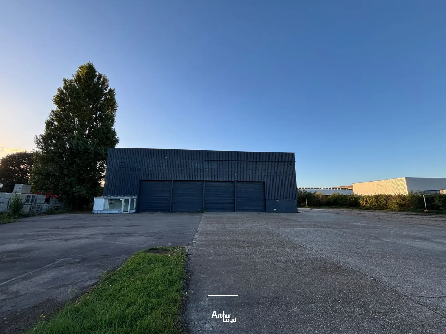 Locaux d'activité & Entrepôts - Location - SOTTEVILLE LES ROUEN - 76300 - 700-700 - 7962472