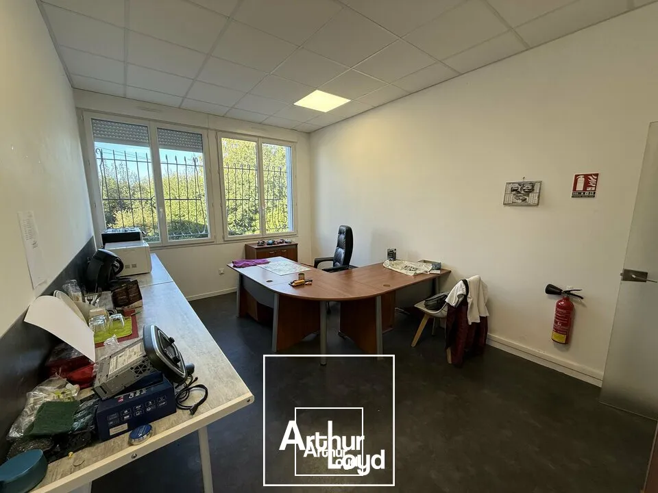 Locaux commerciaux - Location - SAINT-ANGEL - 19200 - 582-582 - 7969639