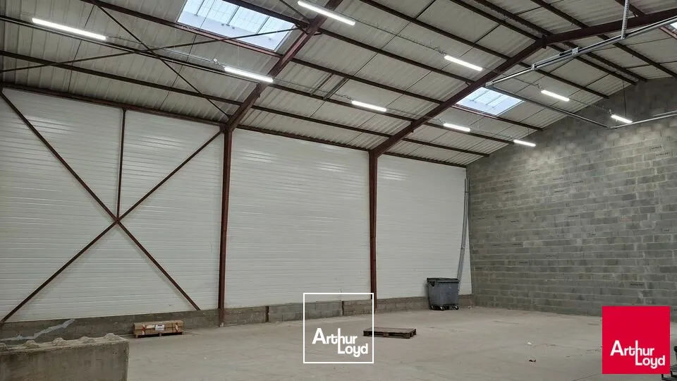 Locaux d'activité & Entrepôts - Location - LA CHAPELLE SAINT AUBIN - 72650 - 270-270 - 7969656