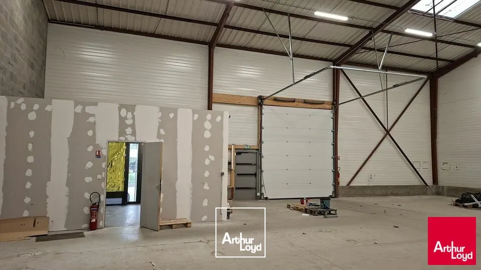 Locaux d'activité & Entrepôts - Location - LA CHAPELLE SAINT AUBIN - 72650 - 270-270 - 7969658