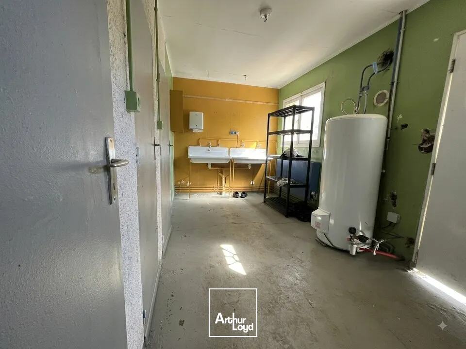Locaux d'activité & Entrepôts - Vente - PORT-JÉRÔME-SUR-SEINE - 76330 - 304-304 - 7969715