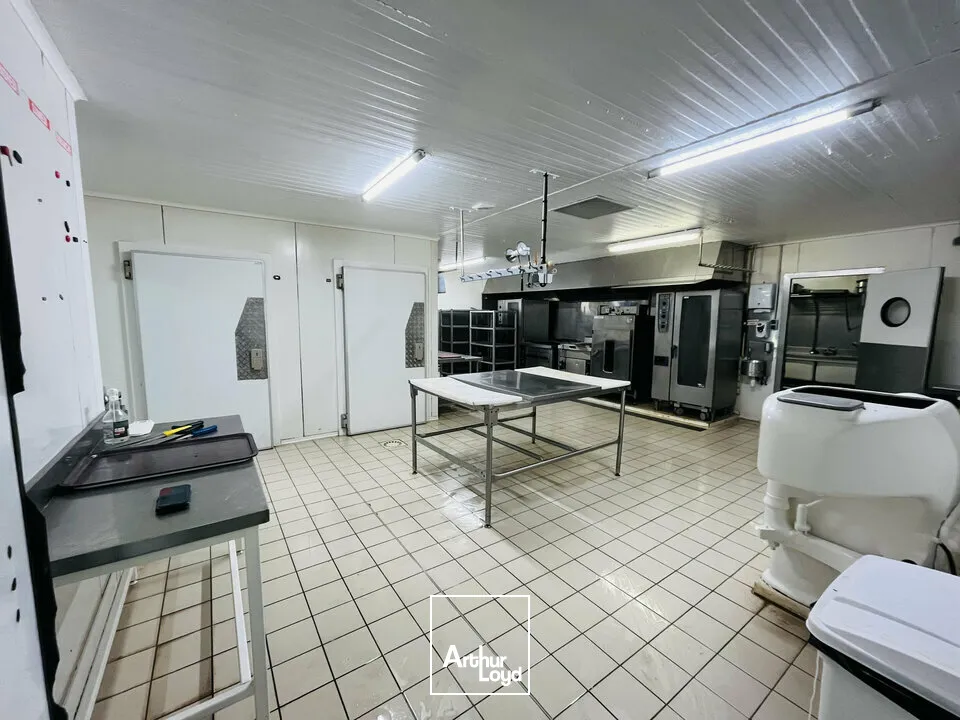Locaux d'activité & Entrepôts - Vente - PORT-JÉRÔME-SUR-SEINE - 76330 - 304-304 - 7969716