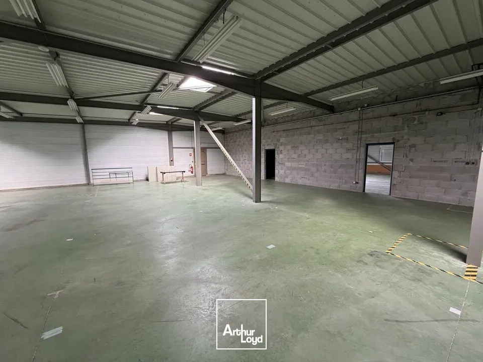 Locaux d'activité & Entrepôts - Vente - VALENCE - 26000 - 900-900 - 7979287