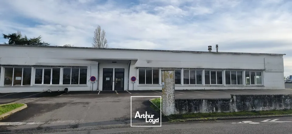 Locaux commerciaux - Location - FONTENAY-LE-COMTE - 85200 - 400-400 - 7979376