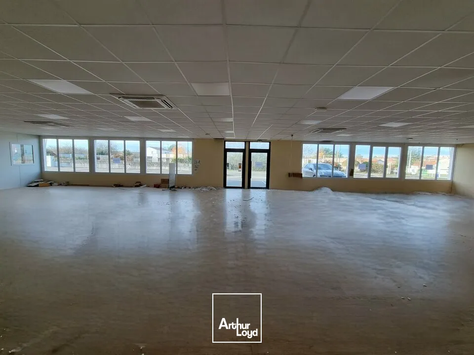 Locaux commerciaux - Location - FONTENAY-LE-COMTE - 85200 - 400-400 - 7979379