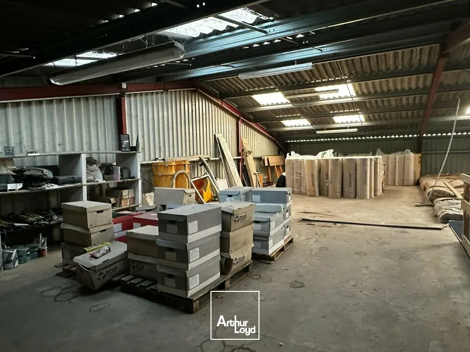 Locaux d'activité & Entrepôts - Vente - MEHUN-SUR-YEVRE - 18500 - 772-772 - 7979509