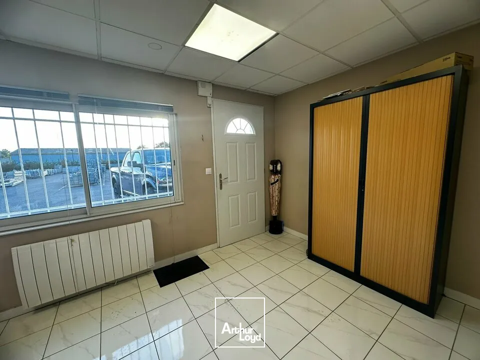 Locaux d'activité & Entrepôts - Vente - MEHUN-SUR-YEVRE - 18500 - 772-772 - 7979512