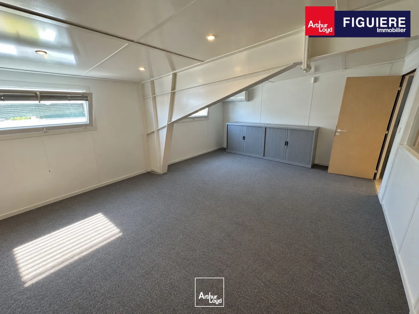 Bureaux - Vente - VENELLES - 13770 - 153.22-153.22 - 7979537