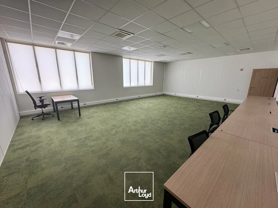 Bureaux - Location - L'ISLE D'ESPAGNAC - 16340 - 1800-1800 - 7980012