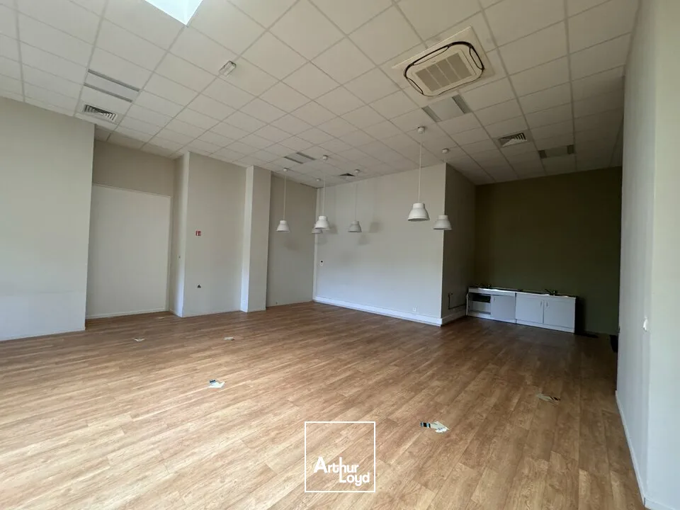 Bureaux - Location - L'ISLE D'ESPAGNAC - 16340 - 1800-1800 - 7980015