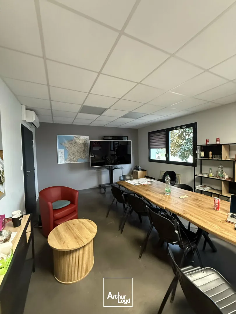 Bureaux - Location - SAINT-PANTALÉON-DE-LARCHE - 19600 - 175-175 - 7980363