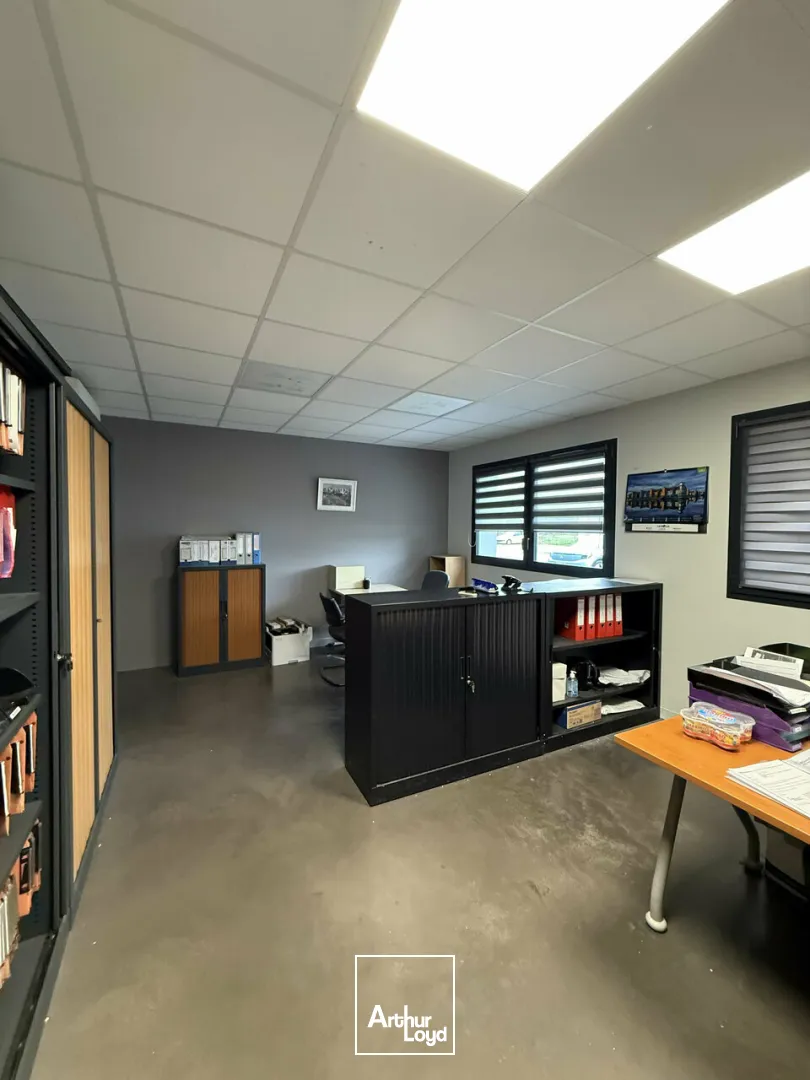 Bureaux - Location - SAINT-PANTALÉON-DE-LARCHE - 19600 - 175-175 - 7980365
