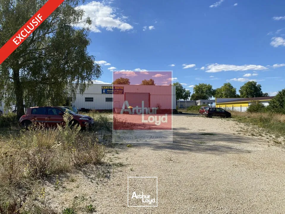 Locaux d'activité & Entrepôts - Location - LA CHAPELLE-SAINT-LUC - 10600 - 800-800 - 7980435