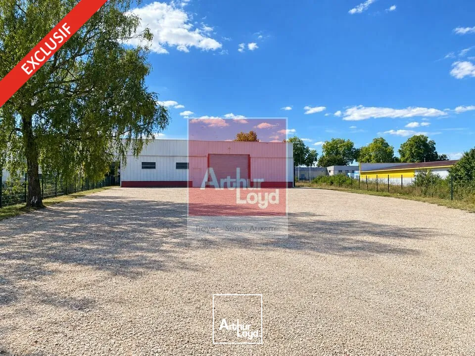 Locaux d'activité & Entrepôts - Location - LA CHAPELLE-SAINT-LUC - 10600 - 800-800 - 7980436