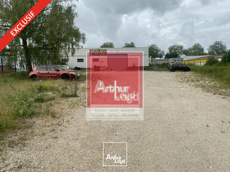 Locaux d'activité & Entrepôts - Location - LA CHAPELLE-SAINT-LUC - 10600 - 800-800 - 7980437