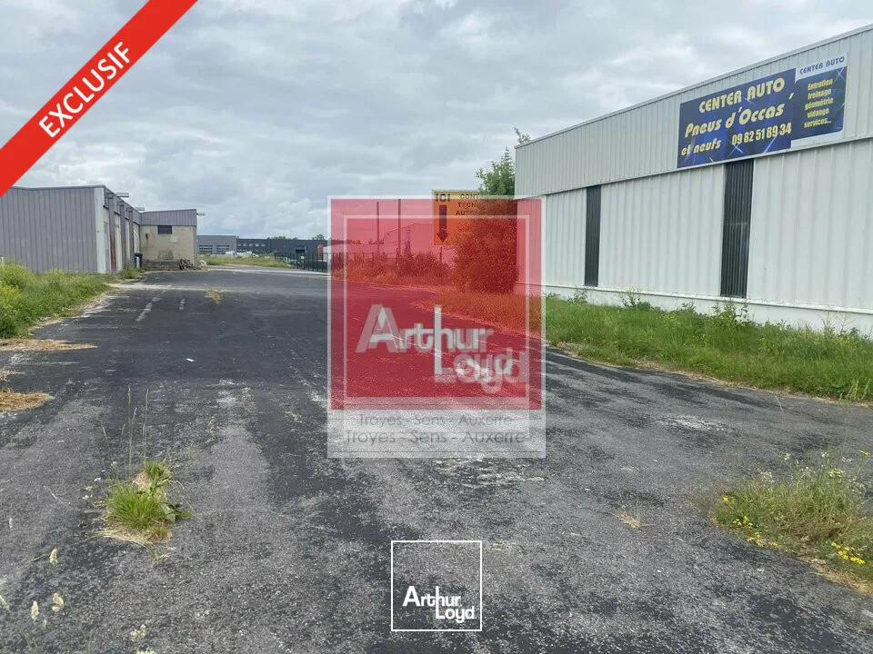 Locaux d'activité & Entrepôts - Location - LA CHAPELLE-SAINT-LUC - 10600 - 800-800 - 7980439