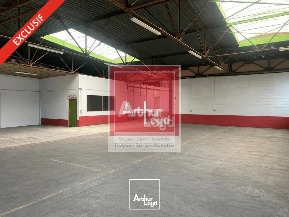 Locaux d'activité & Entrepôts - Location - LA CHAPELLE-SAINT-LUC - 10600 - 800-800 - 7980441