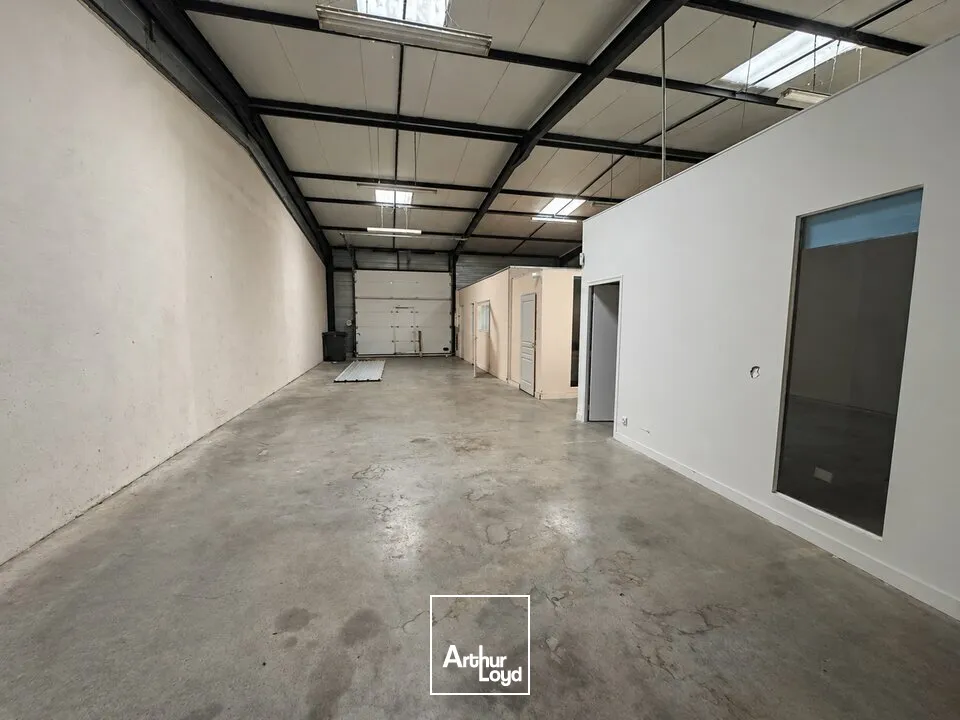 Locaux d'activité & Entrepôts - Location - JOUE LES TOURS - 37300 - 180-180 - 7980460