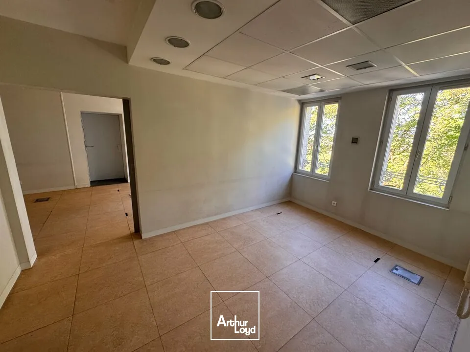 Bureaux - Location - ANGOULÊME - 16000 - 64.58-64.58 - 7980497